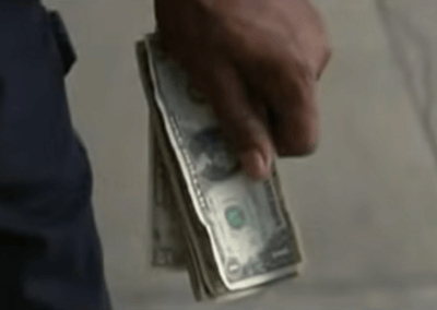 ukázka z filmu Oni žijí